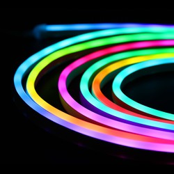 RGBIC LED strip 250cm RGBIC Neon Flex komplett sett - 8x16 neonflex, Bluetooth app, fjernkontroll, inkl. montering, USB