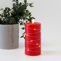 LED Blokklys med lyslenke, 15cm høy, flammeeffekt - Ø7,5cm, fungerer m. fjernkontroll, ekte stearin, rød