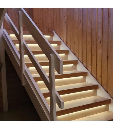 Trappe LED COB strip sett - Opp til 16 trinn, 11W per trinn, 24V, IP20, med sensor Trappe LED COB strip sett - Opp til 16 trinn, 11W per trinn, 24V, IP20, med sensor